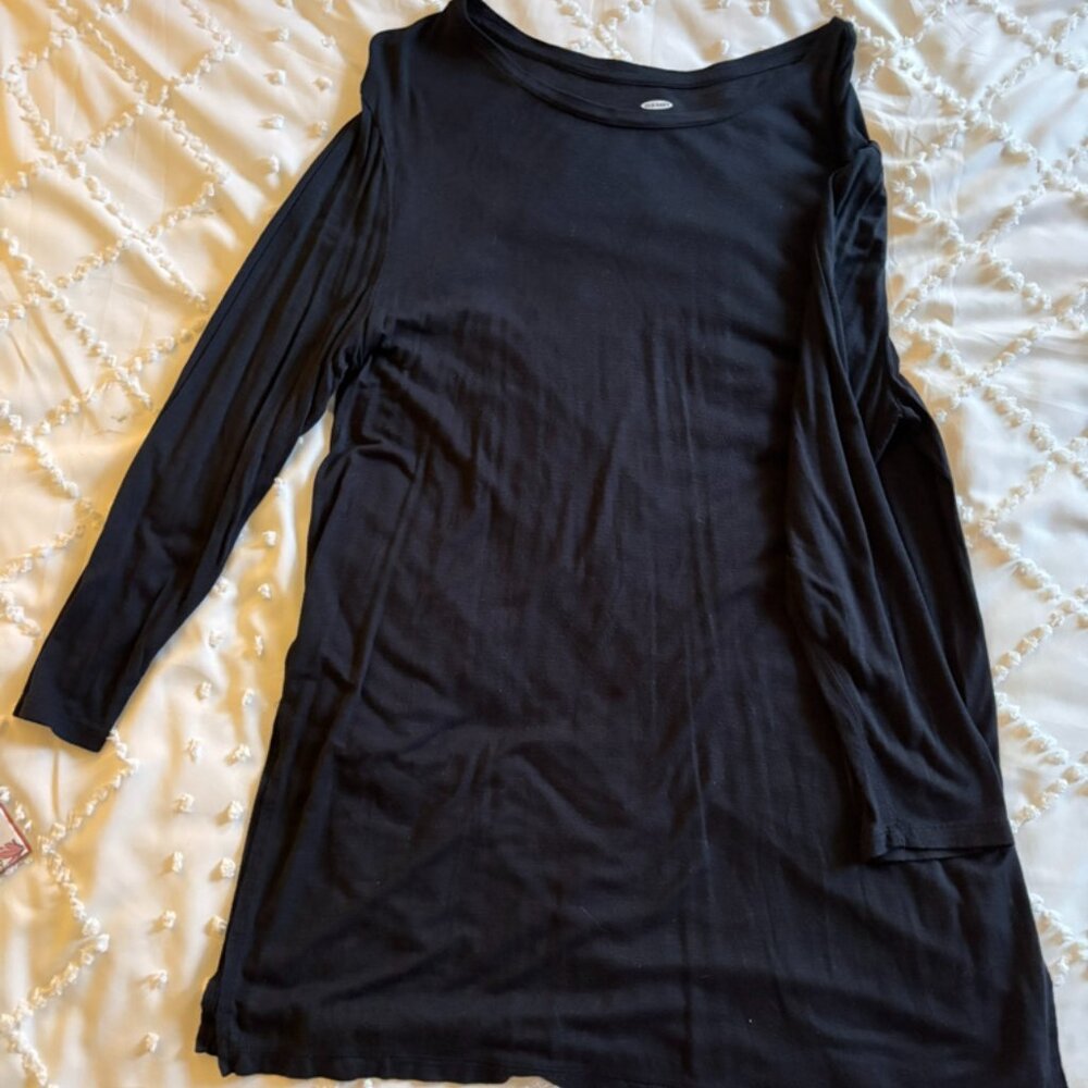 Women’s Old Navy Black Tunic Shirt With Side Slits - Size Large